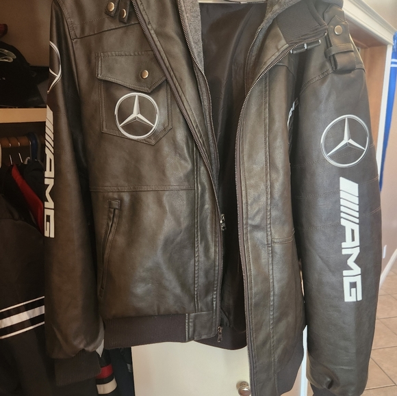 Mercedes F1 racing jacket - Picture 2 of 2